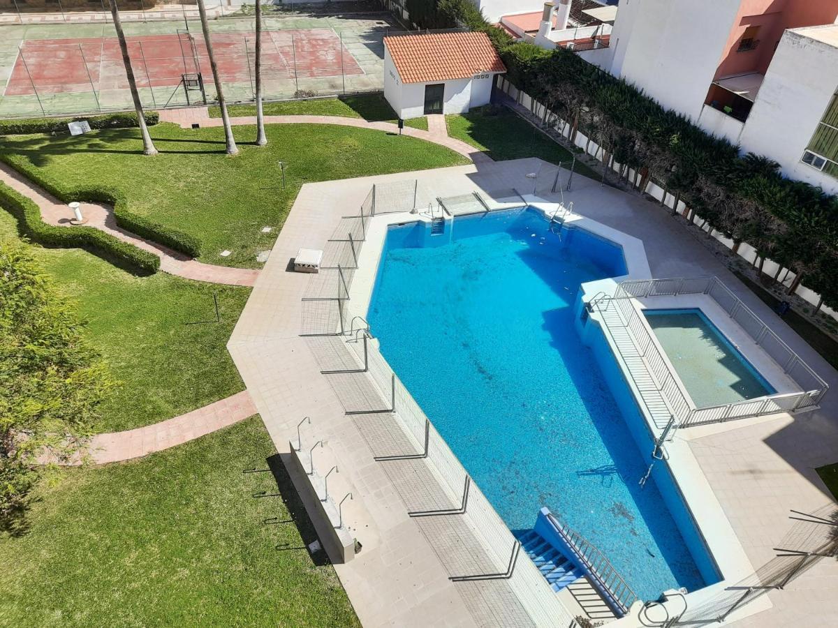 Flat2 Studio 150M From The Beach With Pool Торре-дель-Мар Экстерьер фото