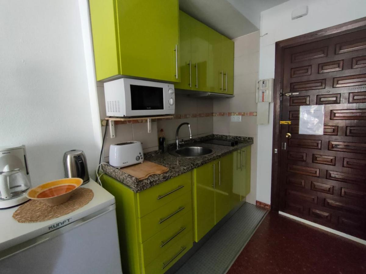 Flat2 Studio 150M From The Beach With Pool Торре-дель-Мар Экстерьер фото