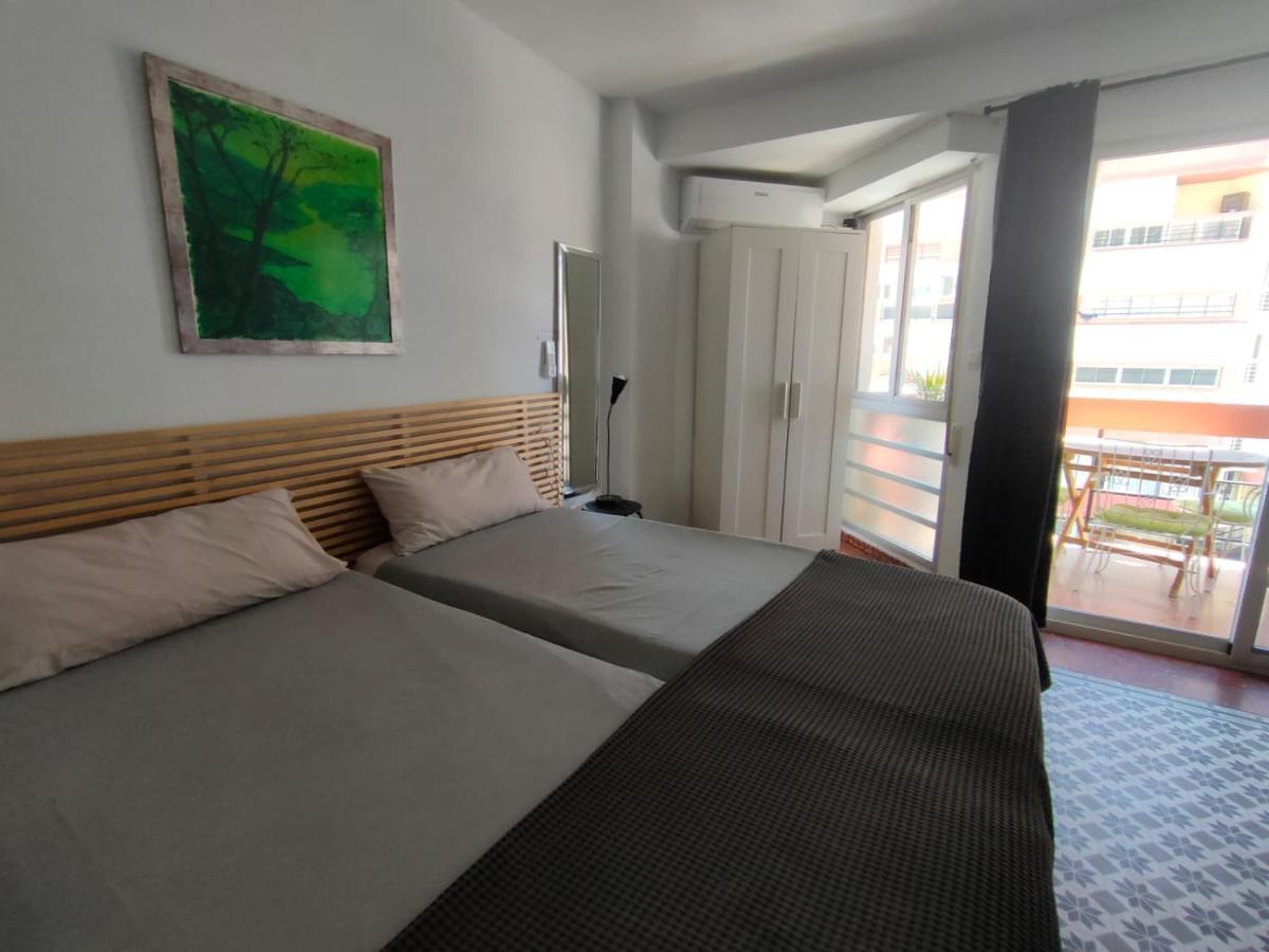 Flat2 Studio 150M From The Beach With Pool Торре-дель-Мар Экстерьер фото